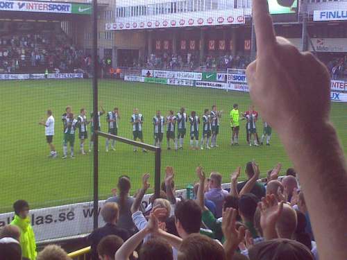 Hammarby players thank the fans!